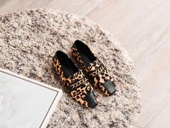Krazing Puodą prabanga ašutų natūralios odos mažai kulniukai populiarus seksualus leopard klasikinis aikštėje kojų paslysti ant metalinės grandinės siurbliai L40
