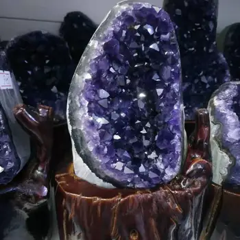 1.1 kg Gamtinių raudonos kristalų sankaupos gamtos Urugvajus ametistas urvas apdaila + bazės